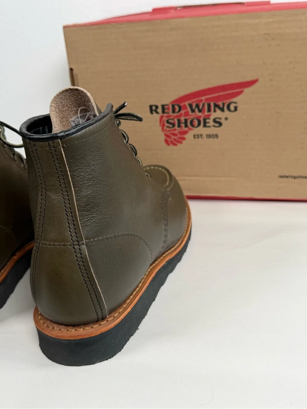 Red Wing Shoes Men’s Heritage Boots Size 8.5 D 8828 Alpine Portage Moc Toe USA